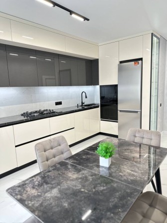 Продається 2 кімнатна новобудова з ремонтом. - фото 1