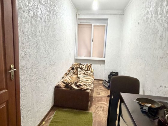 Терміновий продаж  1 кім квартири  на пр. Відродження Рованцы