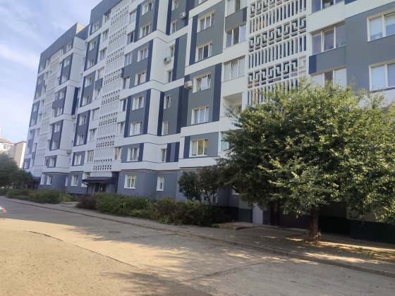 Продається трьох кімнатна квартира Рованцы