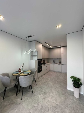 У продажу чудова 1к квартира. Авторський проект!!! - фото 1