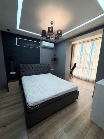 Просторная квартира 73,3 м²: кухня-гостиная + спальня. - фото 1