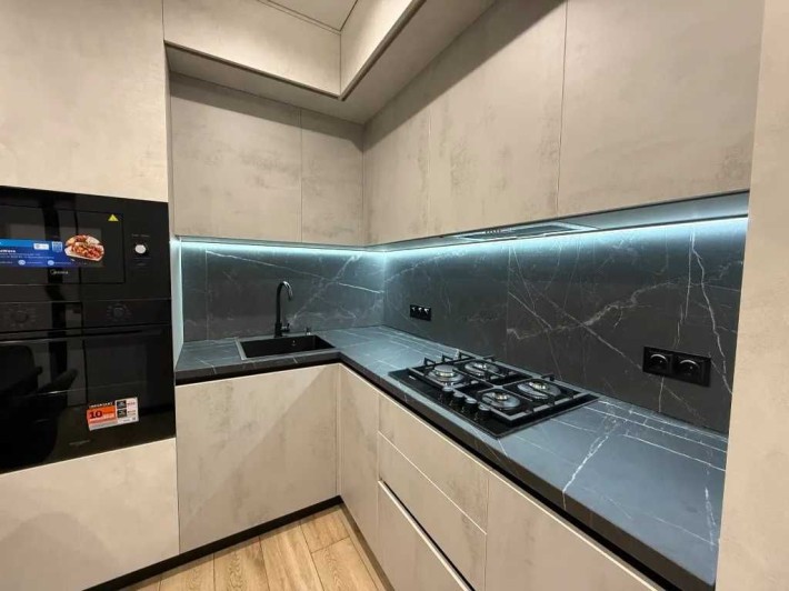 Продам гарну 2к квартиру ЖК Дніпровська Брама 2 (слобожанське) - фото 1