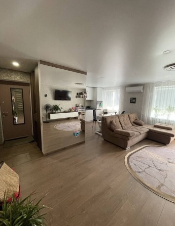 Продам 4-ех комнатную квартиру - фото 1