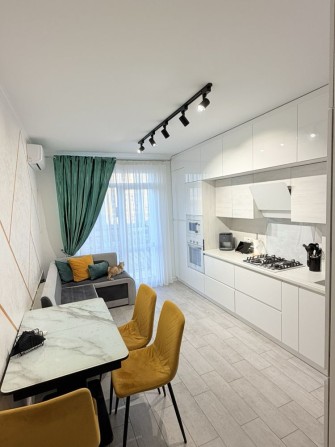 2 кімнатна квартира і кухня студія з ремонтом  , під постанови - фото 1