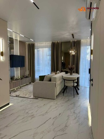 Продаю стильну 3 кімнатну квартиру в районі Озера з власною терасою! - фото 1