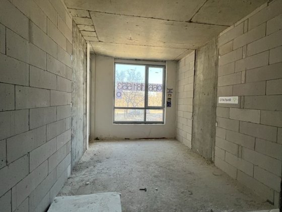 Продається здана 1 кімнатна квартира з видом на річку, площею 42 метри Угорники