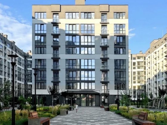 Здана 2км квартира ,газ,цегла !р-н  Бам Криховцы