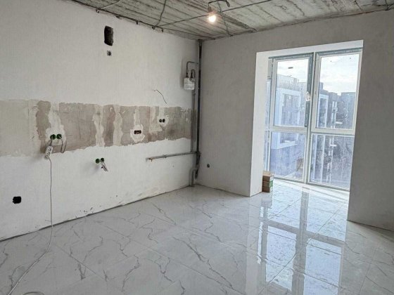 Продаж трикімнатної квартири з частковим ремонтом в жк Паркова Алея Угорники