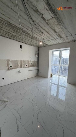 Продаж трикімнатної квартири з частковим ремонтом в жк Паркова Алея - фото 1