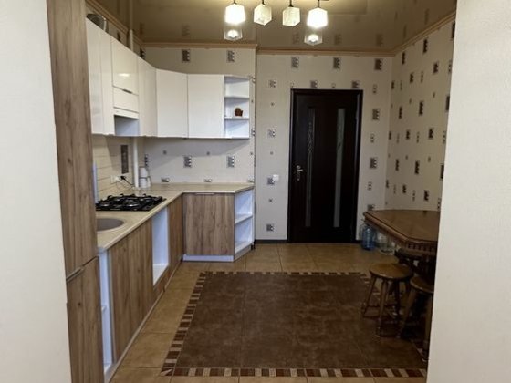 3 кімнатна квартира в новобудові Угринов