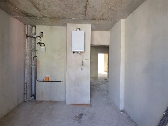 Продам здану 2к квартиру, всі комунікації, біля міського озера, Крихівці