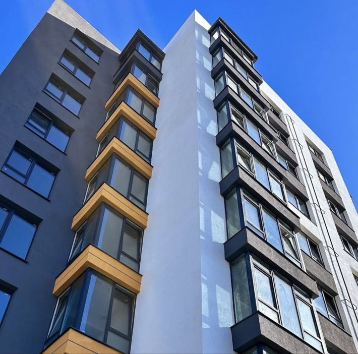 Каскад Ярко — ДВОРІВНЕВА квартира з панорамним видом та ТЕРАСОЮ - фото 1