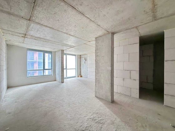 здана готова до ремонту 1 кім квартира Угорники