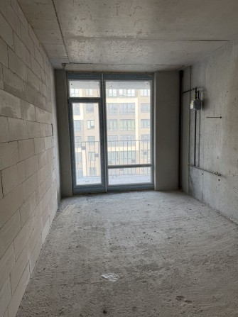 Здана 2-кімнатна квартира готова до ремонту - фото 1