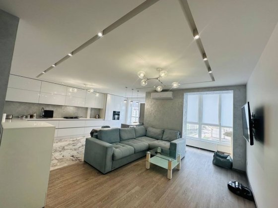 Продається  від власника 3-кім  квартира Калинова Слобода Озеро. Криховцы