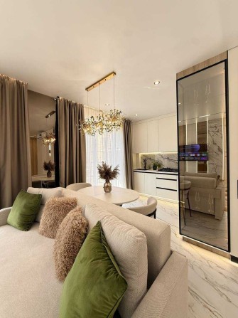 Продаж 2-кім. квартири з ремонтом та власним  патіо у ЖК «Долішній» - фото 1