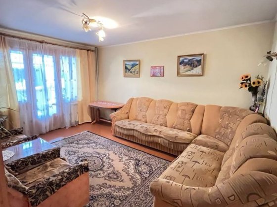 Продаю 4-кімнатну квартиру в Надвірній Надвірна