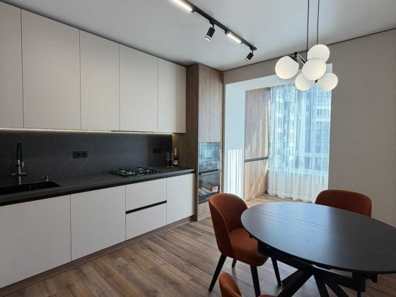 Двокімнатна  квартира з функціоналом 3 кімнатної. Крихівці