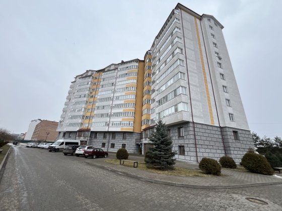 Продається найдишевша 3 кім. 132 м2 з виглядом на річку Микитинцы