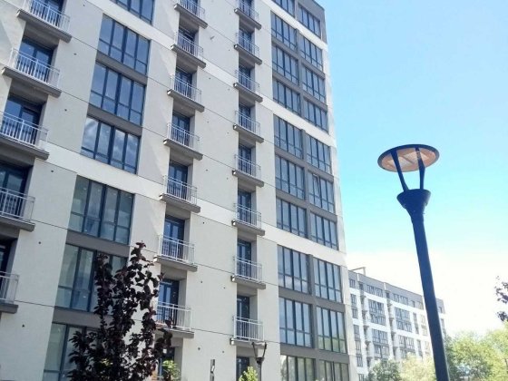 Продається 1 кім. квартира з частковим ремонтом . Крихівці