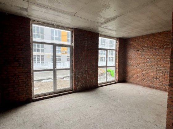 Квартира з двором від забудовника центральні комунікації газ Святопетрівське