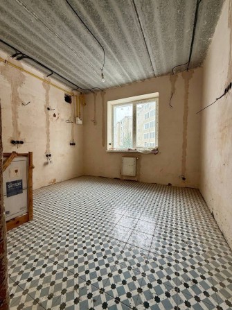 Продаж великої Євро двушки з частковим ремонтом, є власний дворик 2%оф - фото 1