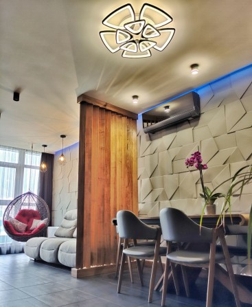 Дизайнерська 2-к в центрі Крюківщини. ВЛАСНИК. - фото 1