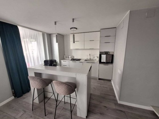 Двоповерхова квартира з трьома спальнями Святопетрівське