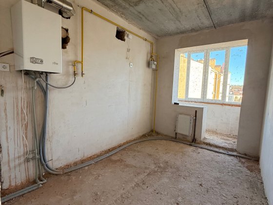 Трикімнатна квартира без ремонту. ГАЗ! Правильне планування! ЛОДЖІЯ! Ворзель