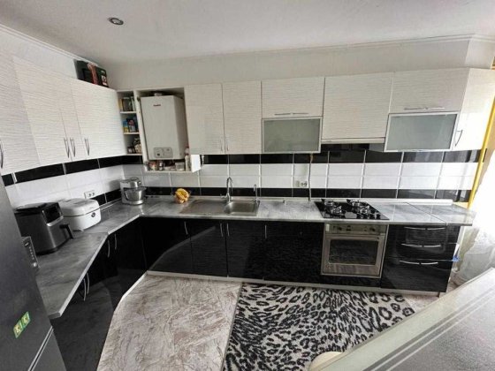 єОселя!!! шикарна ТРИКІМНАТНА квартра з гарним ремонтом Ворзель