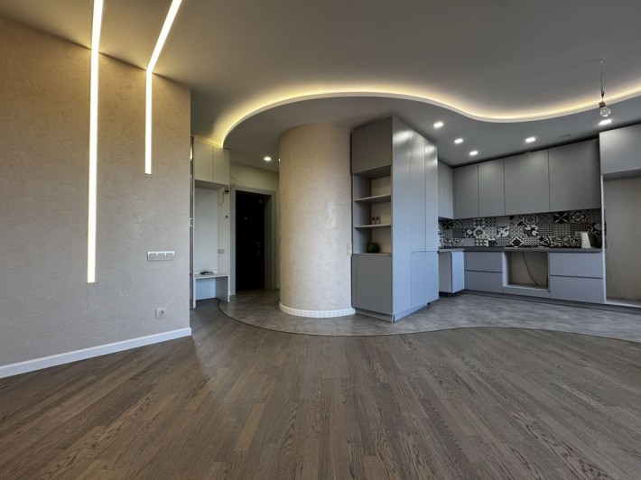 Квартира з дизайнерським ремонтом з 2% податків, програми, Так! - фото 1