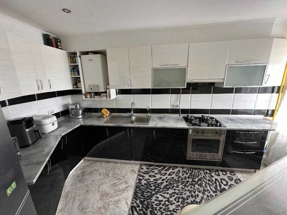 Продаж З кімн квартири з ремонтом з мінімальним оформленням Ворзель