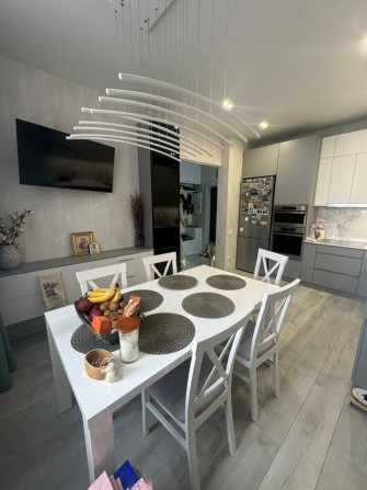 Автономна Трикімнатна квартира з меблями та технікою - фото 1