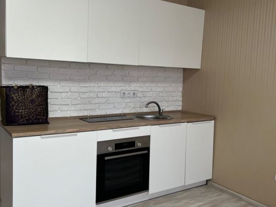 Продаж великої євро 2к квартири з ремонтом Стоянка