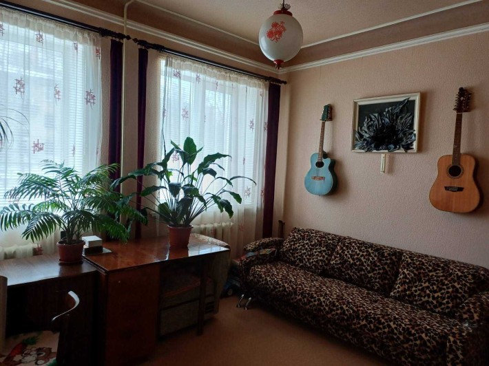 Продається простора та затишна 3-кімнатна квартира м. Узин - фото 1