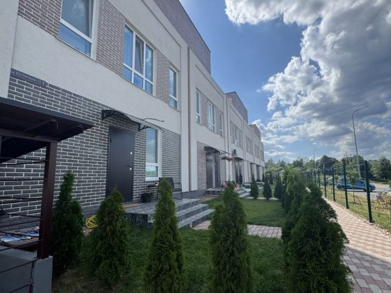 Продаж сучасного таунхауса  с. Гора Київська область Кедина Гора