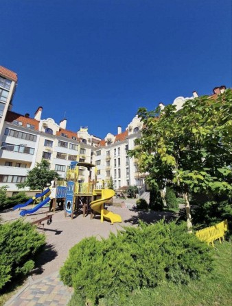 Продаю велику  2-ну квартиру в Щасливому ЖК Сімʼ я - фото 1