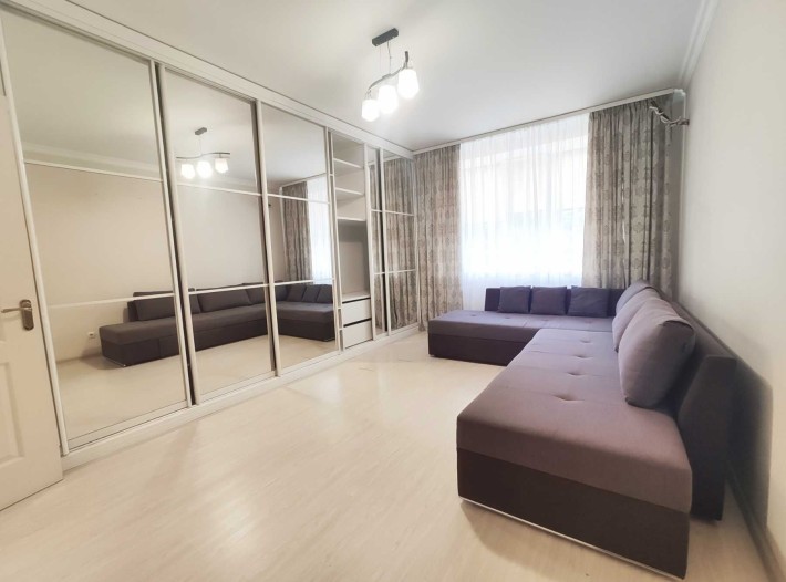 Продажа просторной, с ремонтом 1ком. ж/к Чайка ул.Лобановского - фото 1