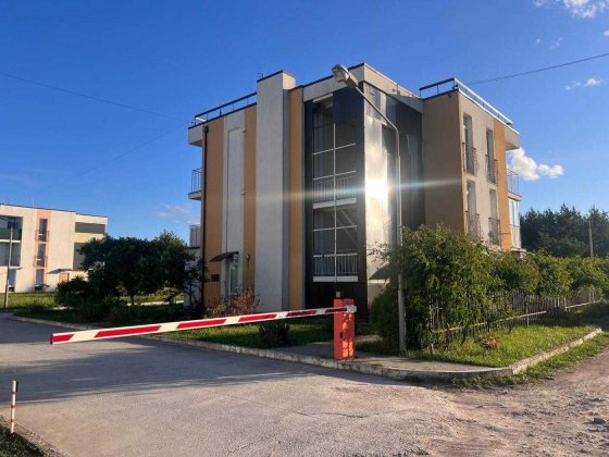 БЕЗ КОМІСІЇ! гарна КВАРТИРА в оточенні лісу і озера. ВИЇЗД на КИЇВ Ясногородка