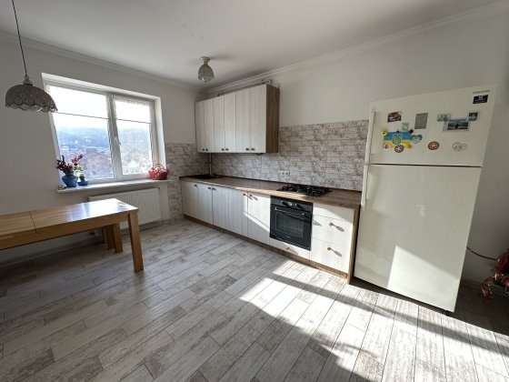 Продаж 4-кім. кв. У Винниках , дворівнева з ремонтом Винники