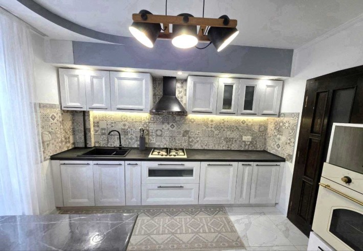 БЕЗ КОМІСІЇ! Дворівнева 4к квартира з ремонтом у центрі Солонки! - фото 1