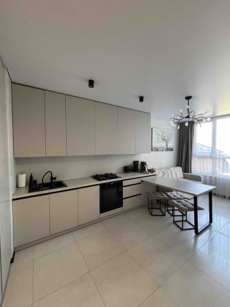 продаж 2км і кухнястудія Героїв Крут. Сокільники - фото 1