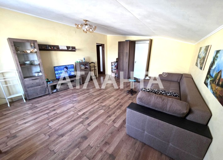 Продаж просторої трикімнатної квартири у центрі Пустомит! - фото 1