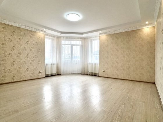 Продаж 2 кімн квартира з ремонтом, новобудова 1 пов, Пустомити, Львів Пустомыты