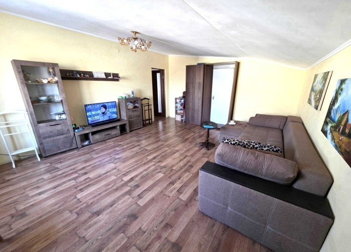 БЕЗ КОМІСІЇ 3к квартира 177м² з ремонтом в центрі Пустомит по 730$/м²! - фото 1