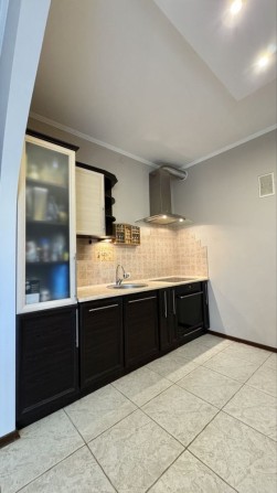 Продаж 2 кім квартири в новобудові з ремонтом Сахарова - фото 1