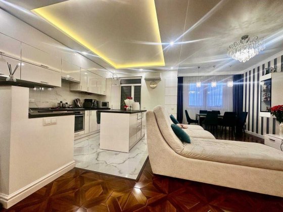 Продаж 2-ох рівневої квартири Героів Крут Дан Буд бічна Трускавецької Сокольники