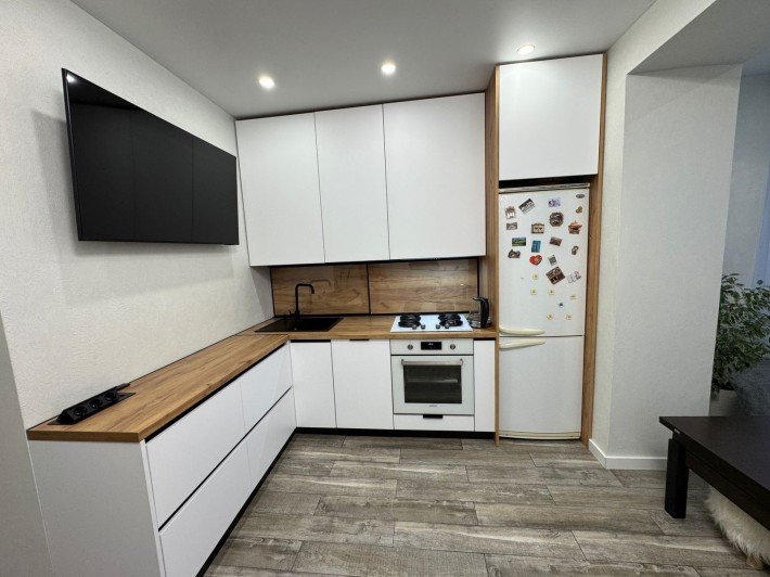 Продаж 2к квартири в Винниках  в новобудові з ремонтом меблями та техн - фото 1