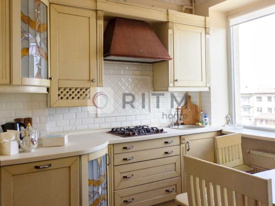 Продаж квартири з ремонтом в новобудові Зимняя Вода