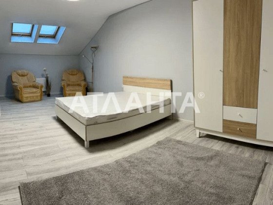 Продаж просторої 3-кімнатної квартири в ЖК «Сонячний край» Зимняя Вода